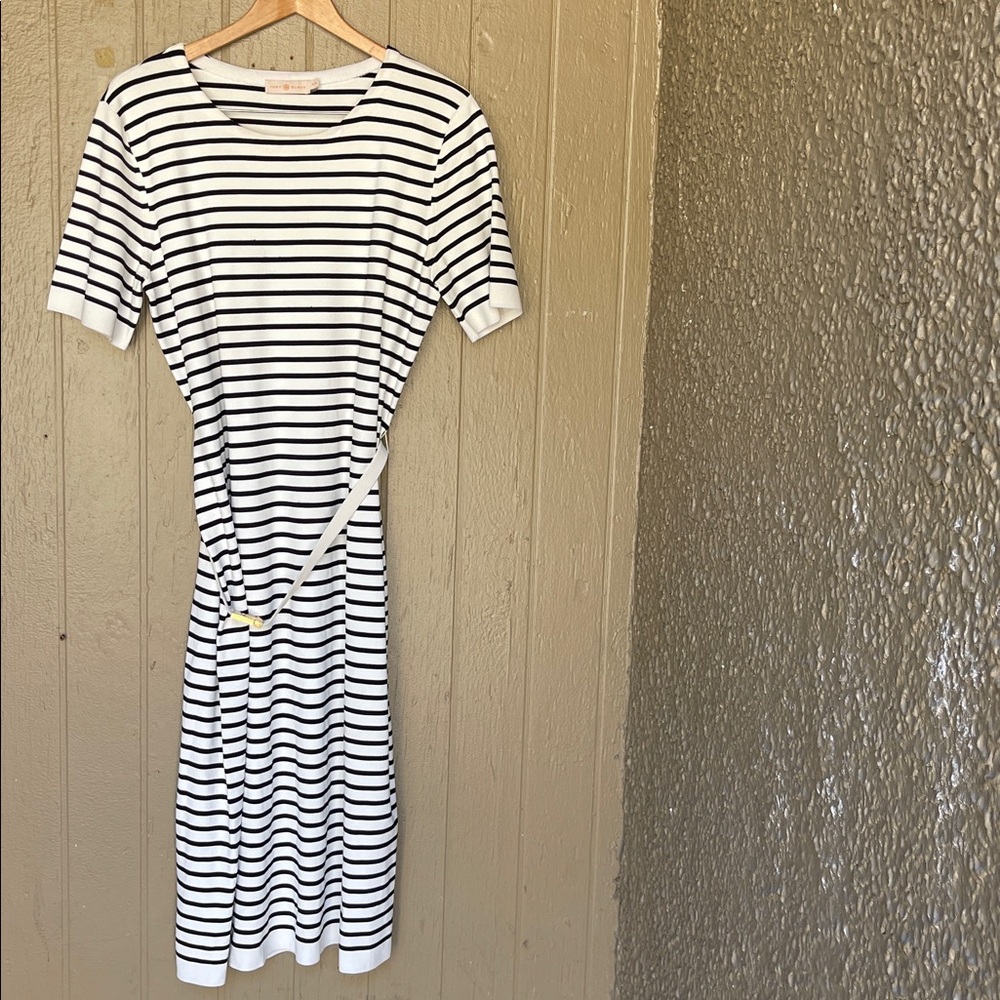 Tory Burch crewneck short sleeve striped dress in black & white Size XL